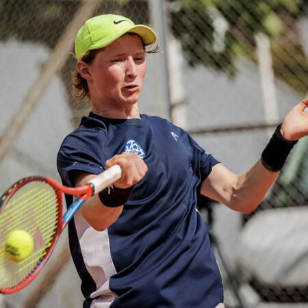 Elmer Møller – Dansk Tennisstjerne på Fremmarch
